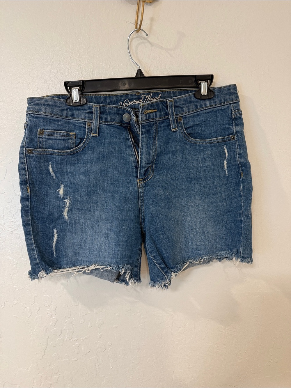 Universal Thread Frayed Hem Distressed Denim Shorts - Blue